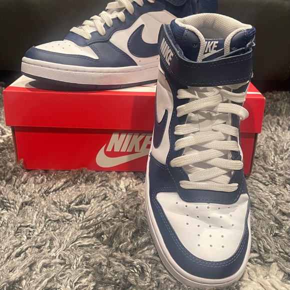 Nike Court Borough Mid 2 (GS) White Blue Ankle Support High Tops Size 4.5Y - Picture 1 of 9
